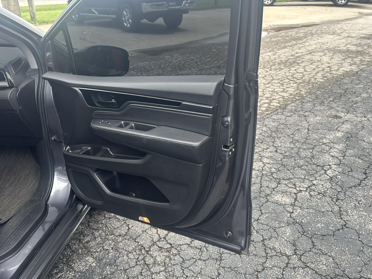 Honda Odyssey Touring Auto 2023