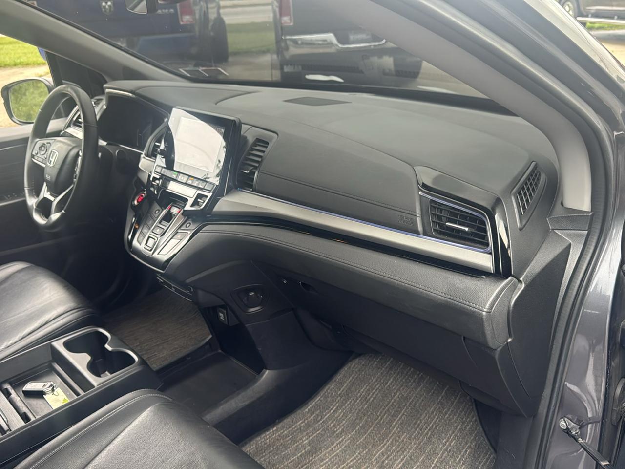Honda Odyssey Touring Auto 2023