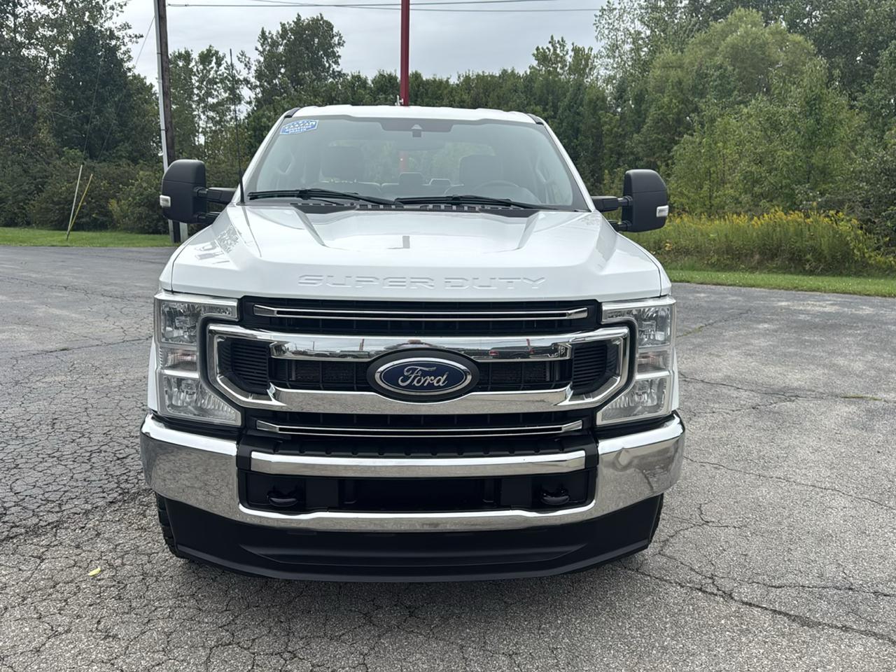 Ford Super Duty F-250 SRW XL 4WD Crew Cab 8' Box 2022