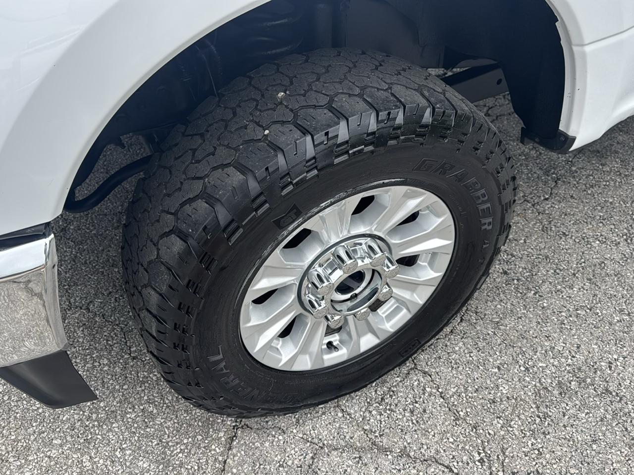 Ford Super Duty F-250 SRW XL 4WD Crew Cab 8' Box 2022