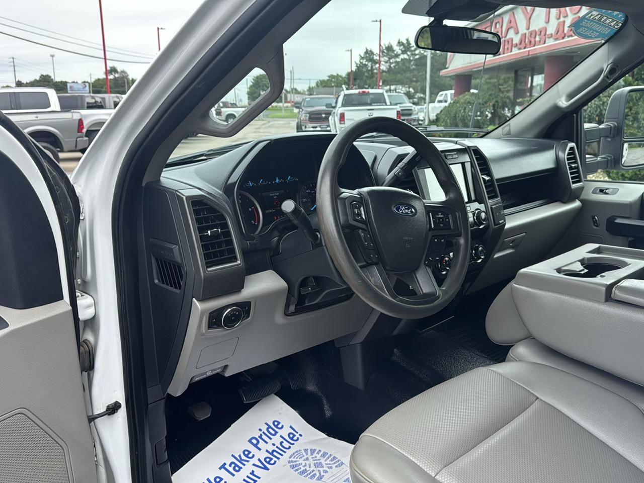 Ford Super Duty F-250 SRW XL 4WD Crew Cab 8' Box 2022