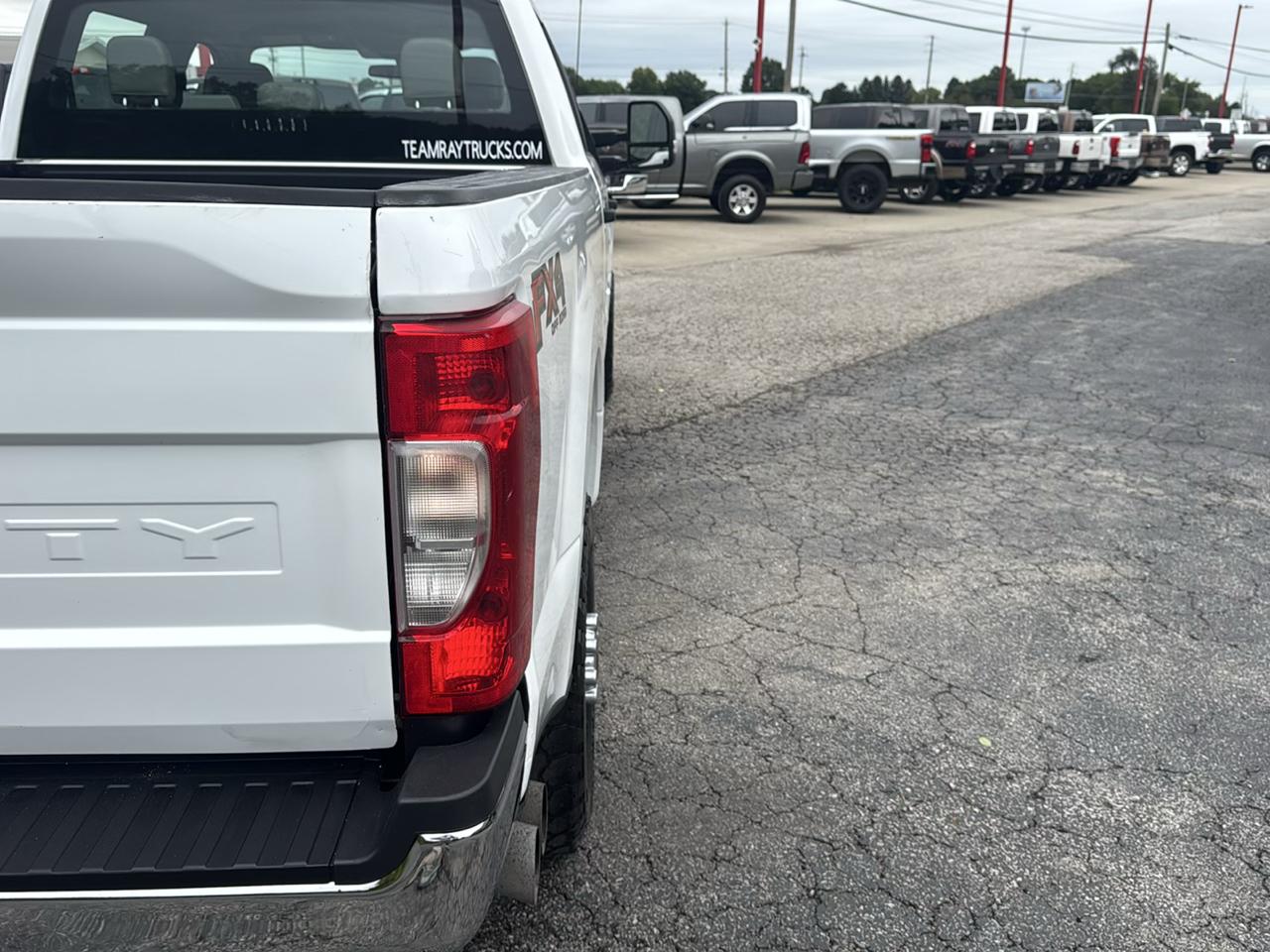 Ford Super Duty F-250 SRW XL 4WD Crew Cab 8' Box 2022