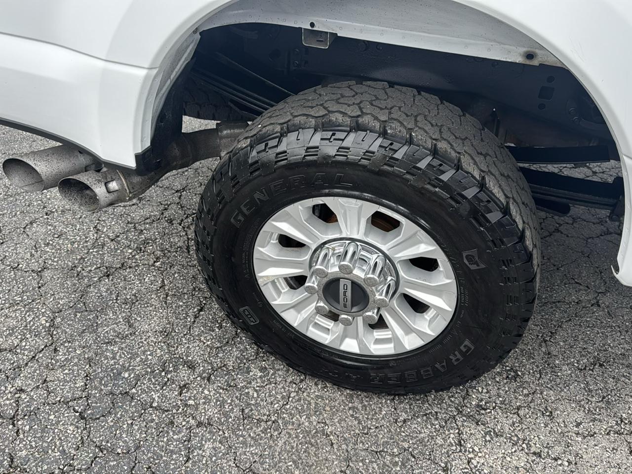 Ford Super Duty F-250 SRW XL 4WD Crew Cab 8' Box 2022
