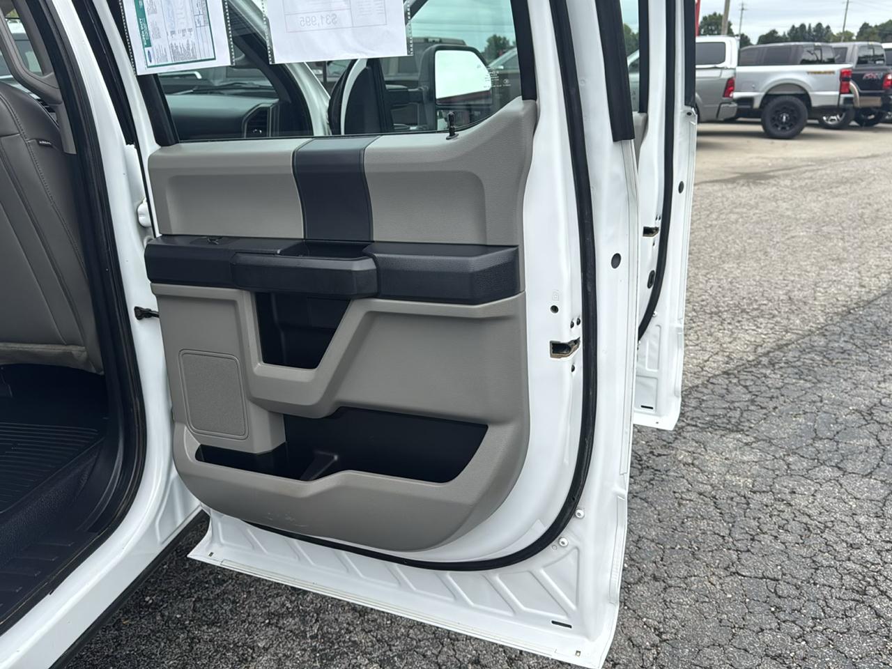 Ford Super Duty F-250 SRW XL 4WD Crew Cab 8' Box 2022