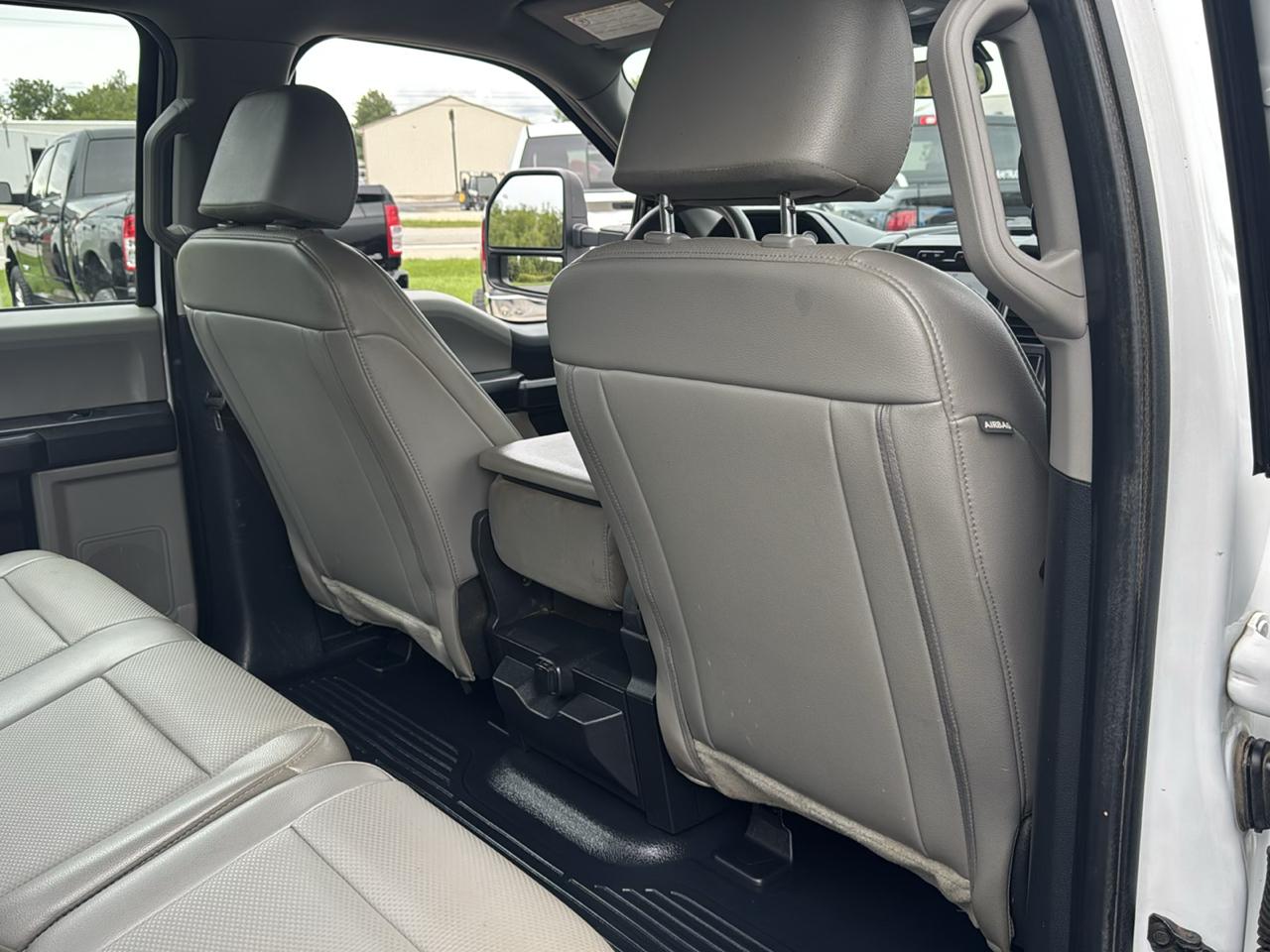 Ford Super Duty F-250 SRW XL 4WD Crew Cab 8' Box 2022