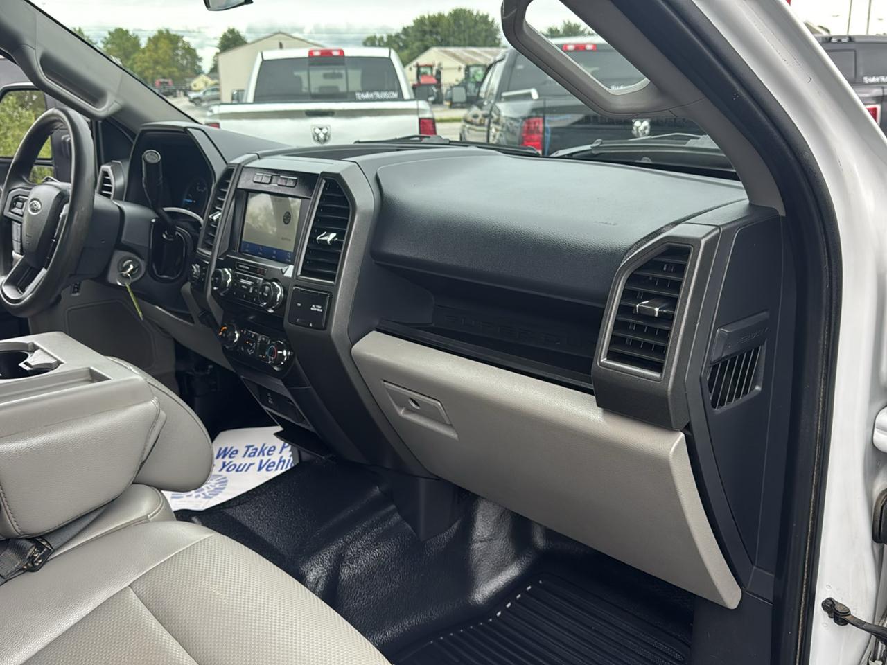 Ford Super Duty F-250 SRW XL 4WD Crew Cab 8' Box 2022