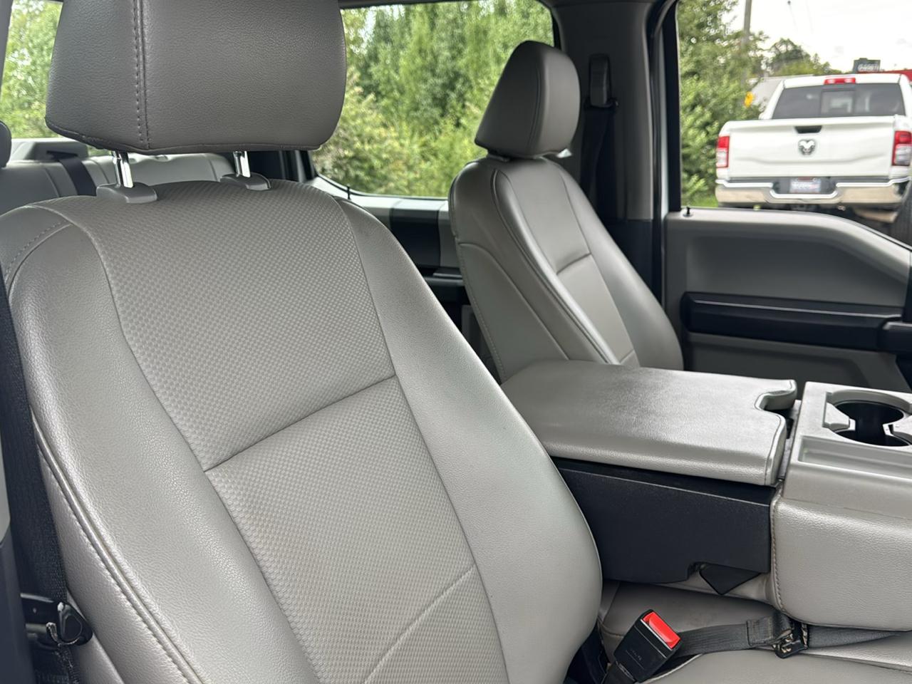 Ford Super Duty F-250 SRW XL 4WD Crew Cab 8' Box 2022
