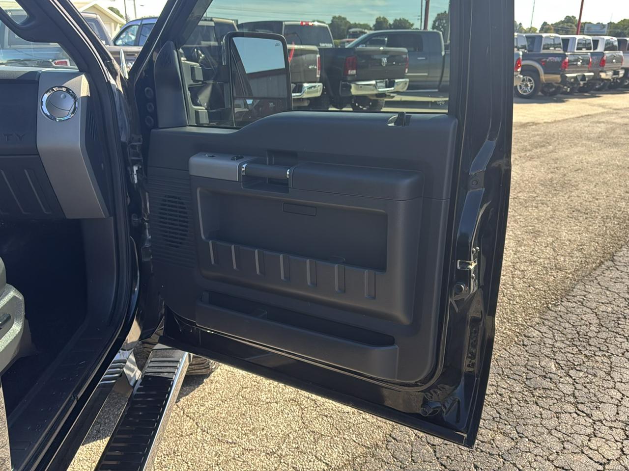 Ford Super Duty F-250 SRW 4WD Crew Cab 172" Lariat 2011