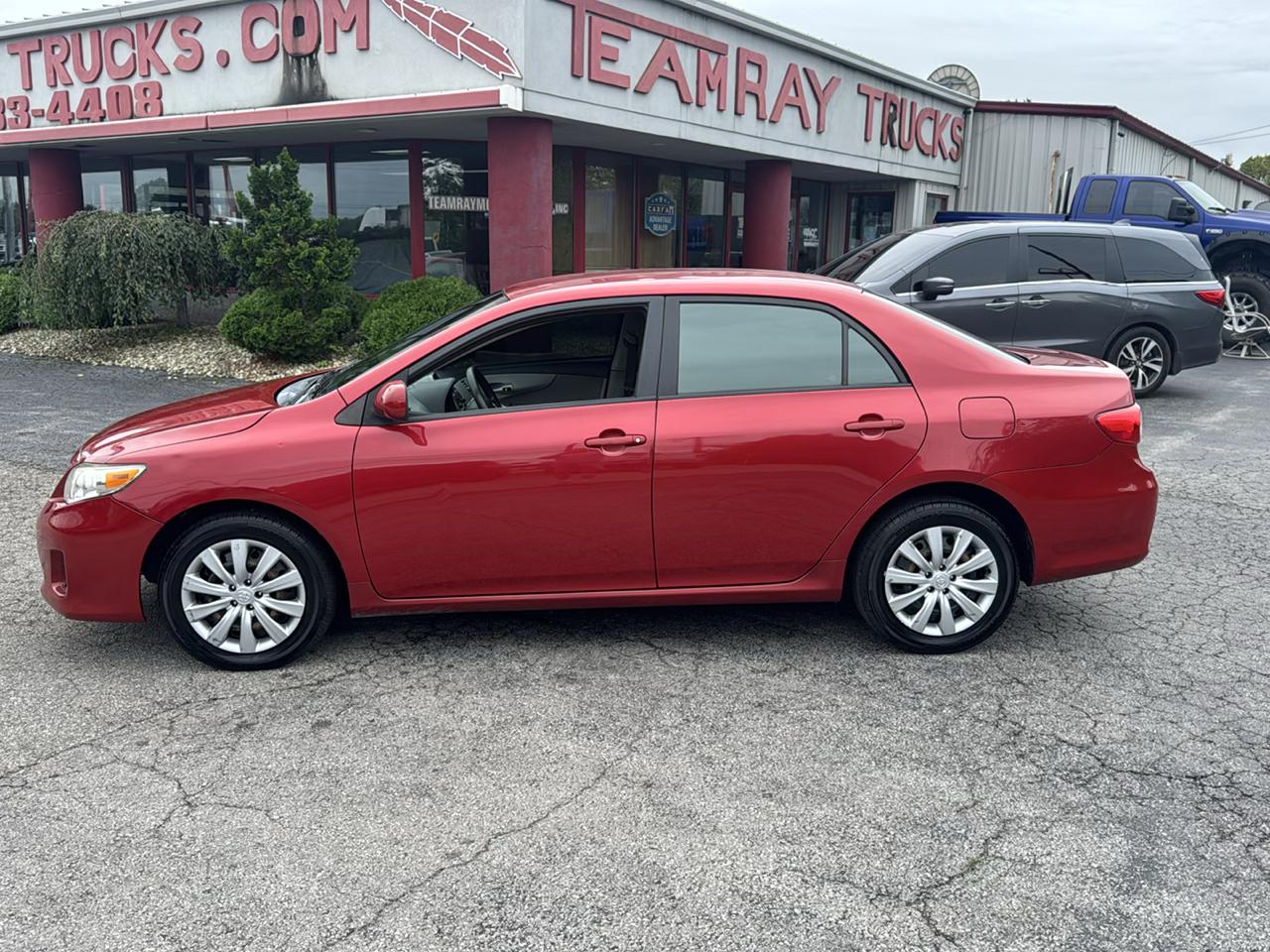 Toyota Corolla 4dr Sdn Auto LE (Natl) 2012