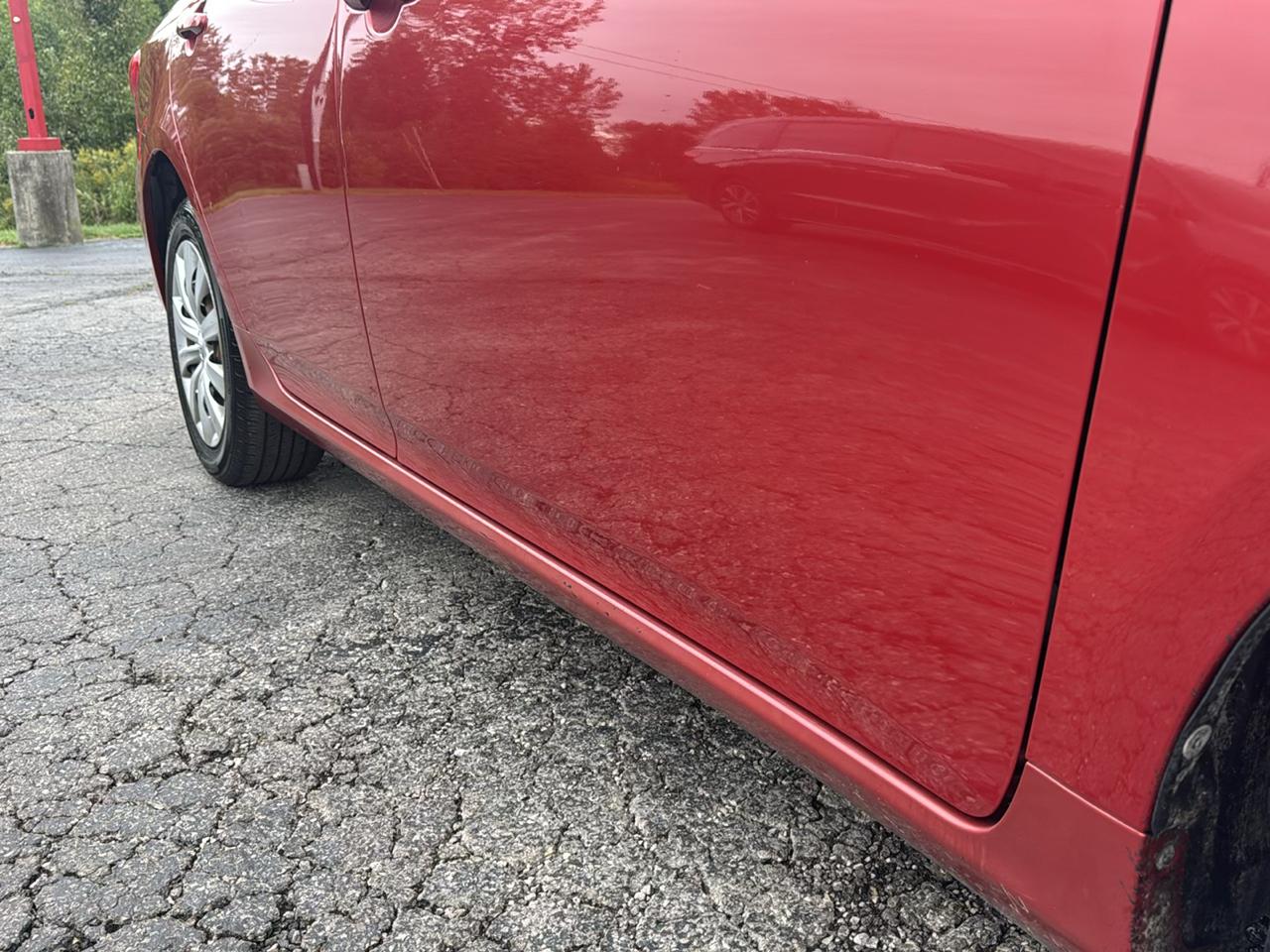Toyota Corolla 4dr Sdn Auto LE (Natl) 2012
