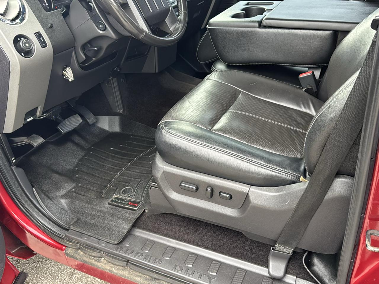 Ford Super Duty F-350 SRW 4WD Crew Cab 156" Lariat 2016
