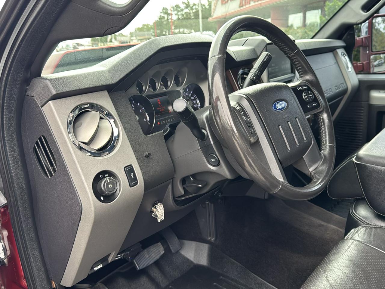 Ford Super Duty F-350 SRW 4WD Crew Cab 156" Lariat 2016