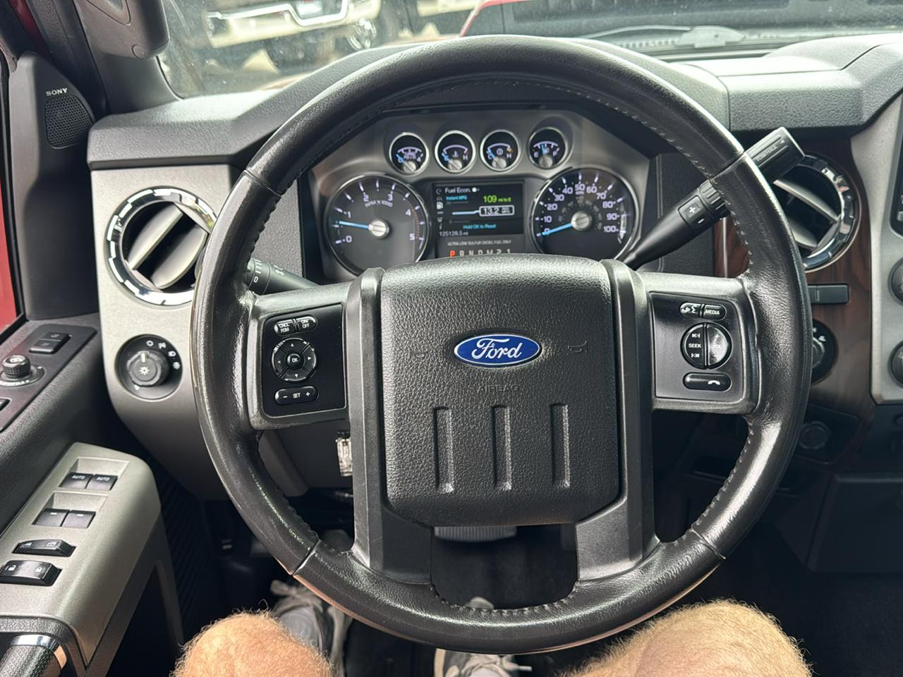 Ford Super Duty F-350 SRW 4WD Crew Cab 156" Lariat 2016