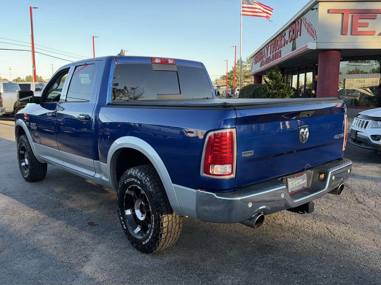 RAM 1500 4WD Crew Cab 140.5" Laramie 2014
