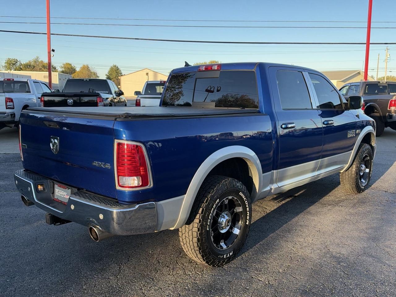 RAM 1500 4WD Crew Cab 140.5" Laramie 2014