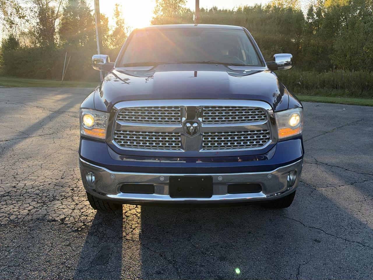 RAM 1500 4WD Crew Cab 140.5" Laramie 2014