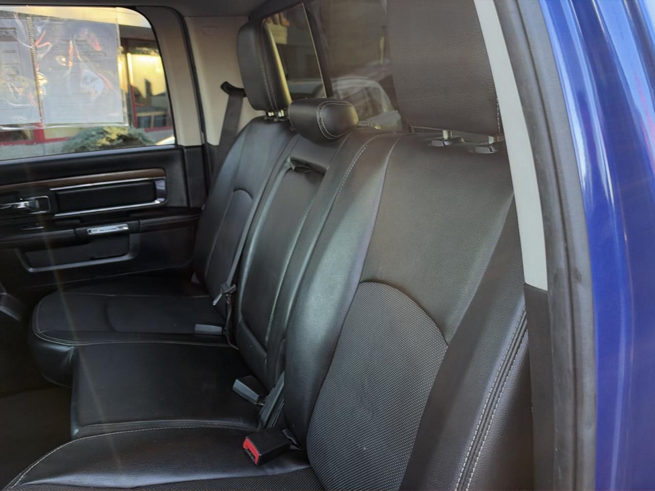 RAM 1500 4WD Crew Cab 140.5" Laramie 2014