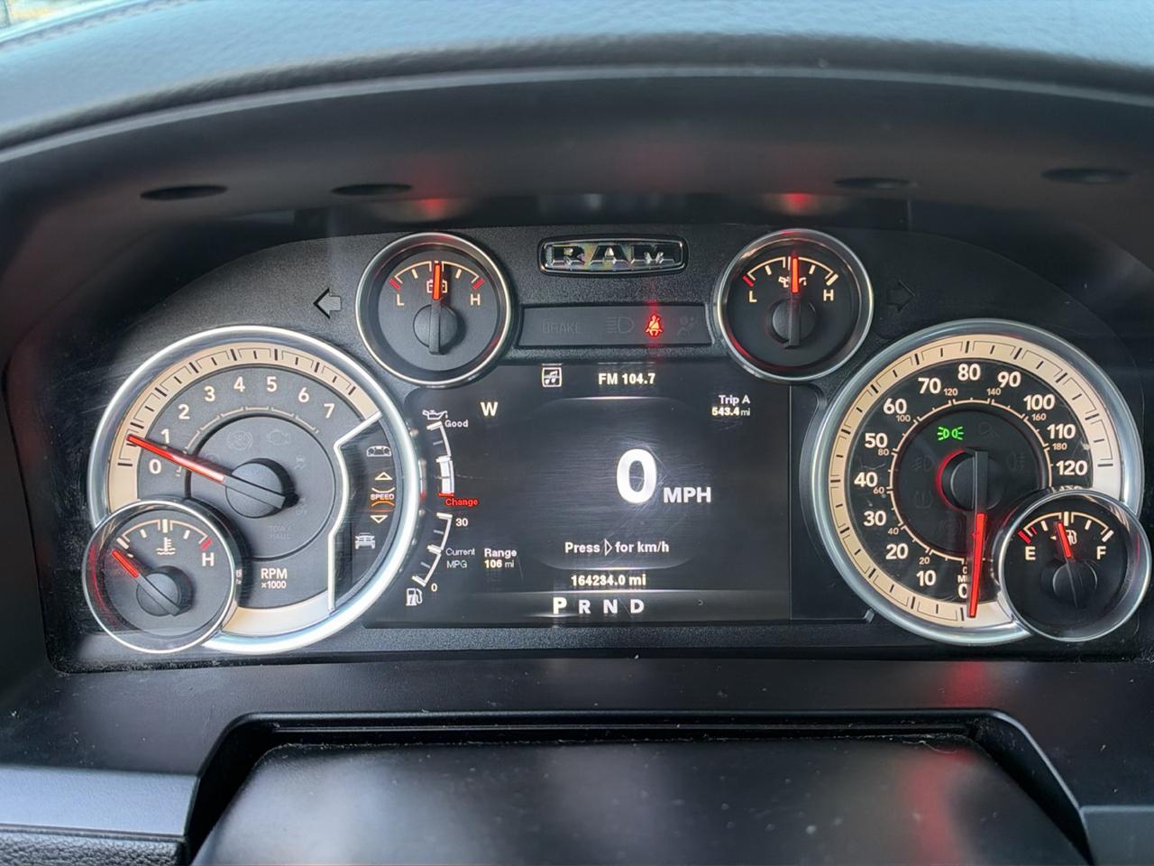 RAM 1500 4WD Crew Cab 140.5" Laramie 2014