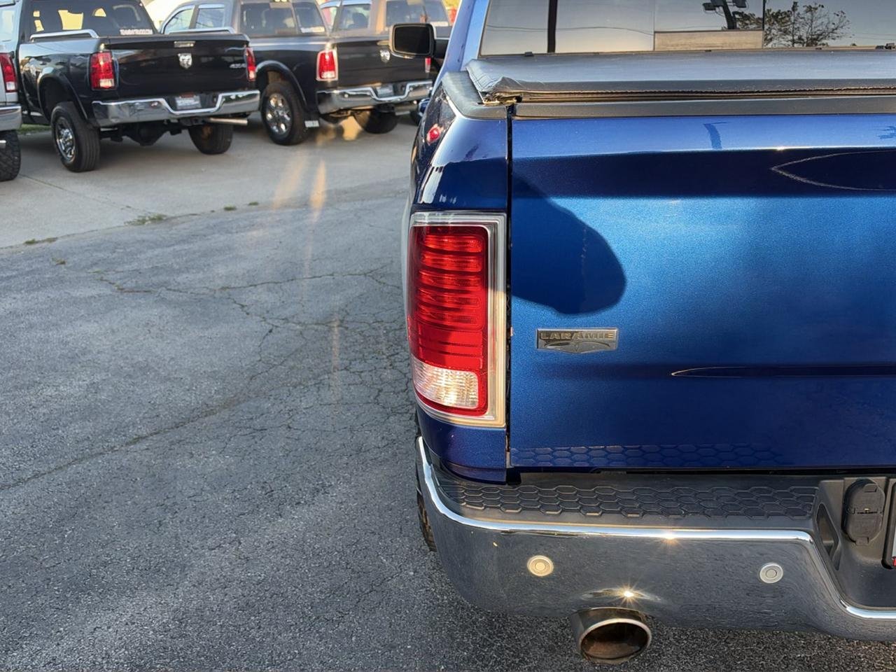 RAM 1500 4WD Crew Cab 140.5" Laramie 2014