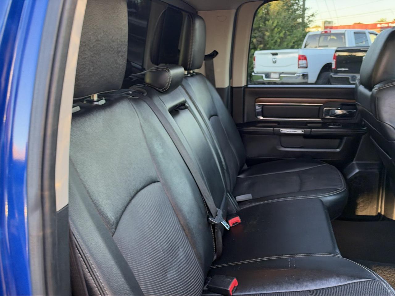 RAM 1500 4WD Crew Cab 140.5" Laramie 2014