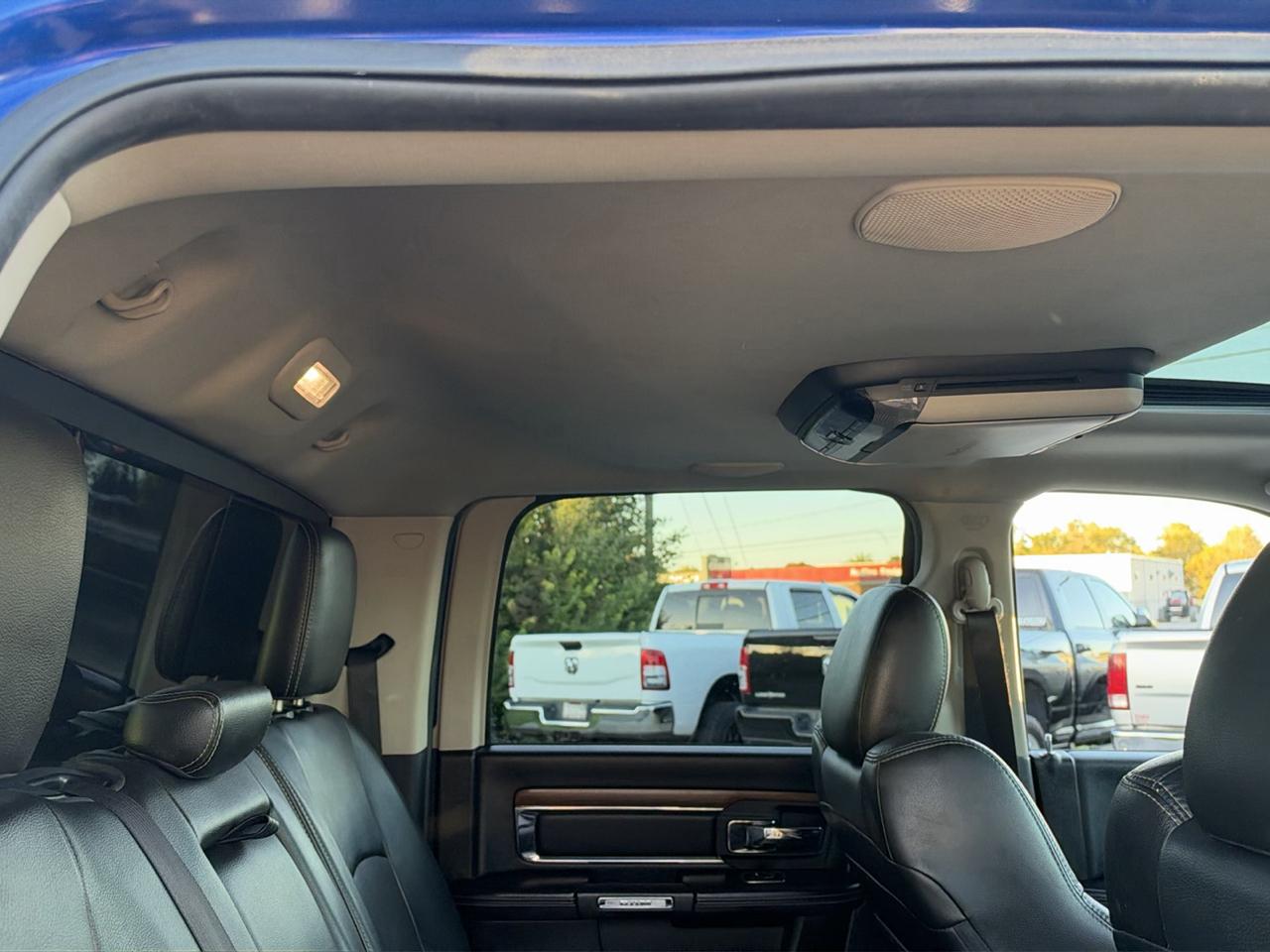 RAM 1500 4WD Crew Cab 140.5" Laramie 2014