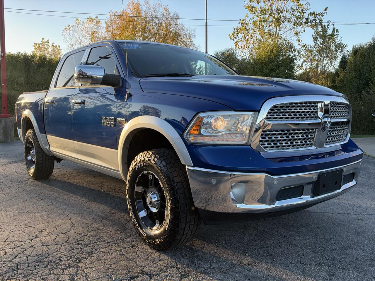 RAM 1500 4WD Crew Cab 140.5" Laramie 2014