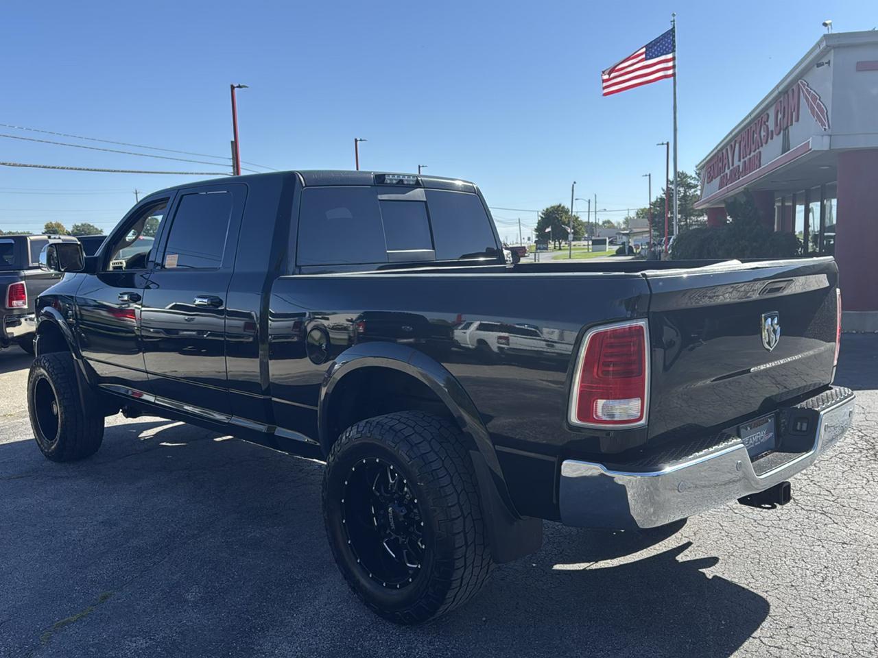 RAM 2500 Laramie 4x4 Mega Cab 6'4" Box 2017