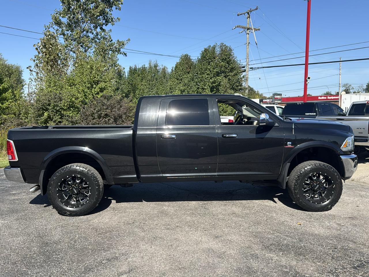 RAM 2500 Laramie 4x4 Mega Cab 6'4" Box 2017