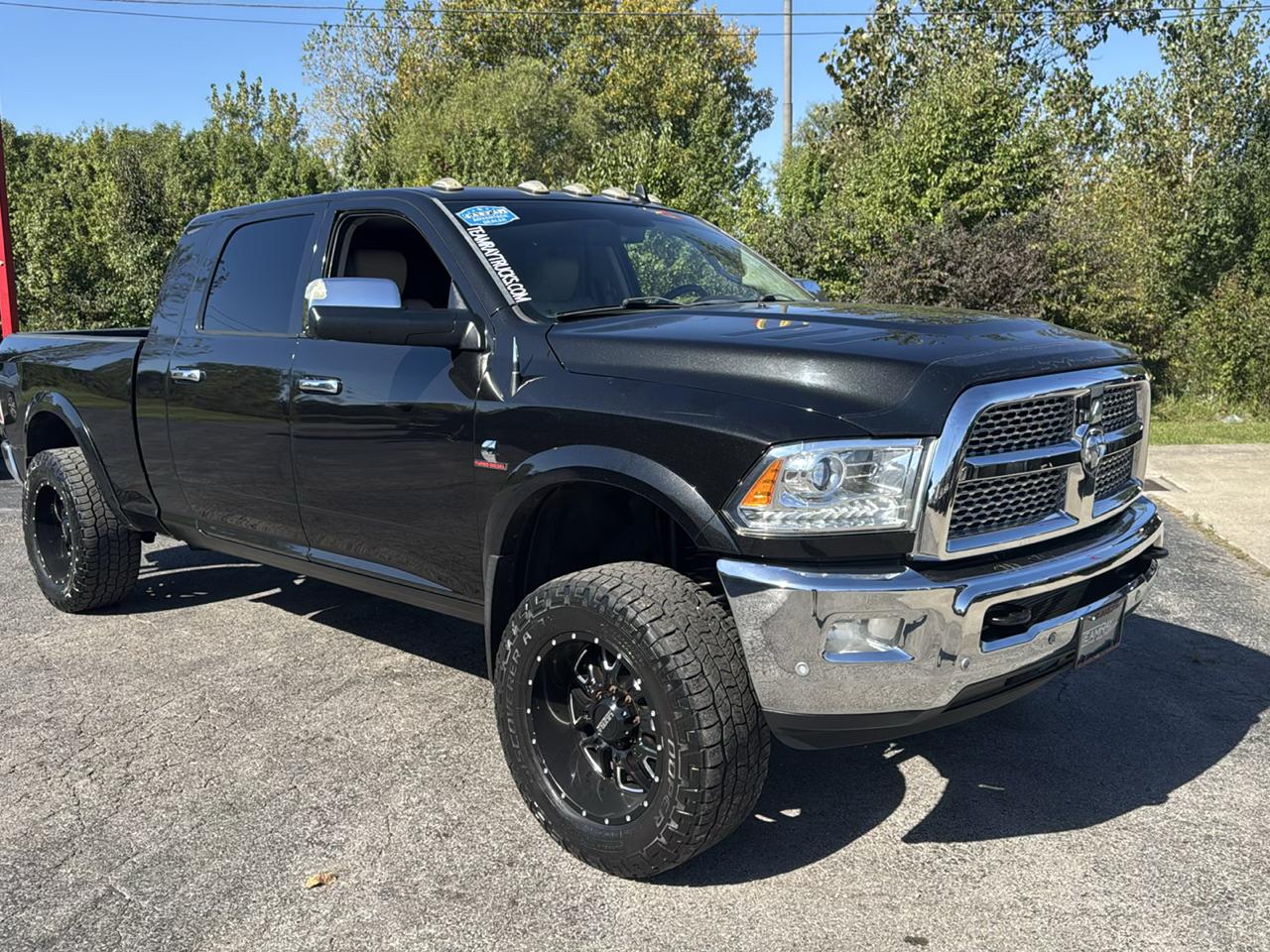 RAM 2500 Laramie 4x4 Mega Cab 6'4" Box 2017
