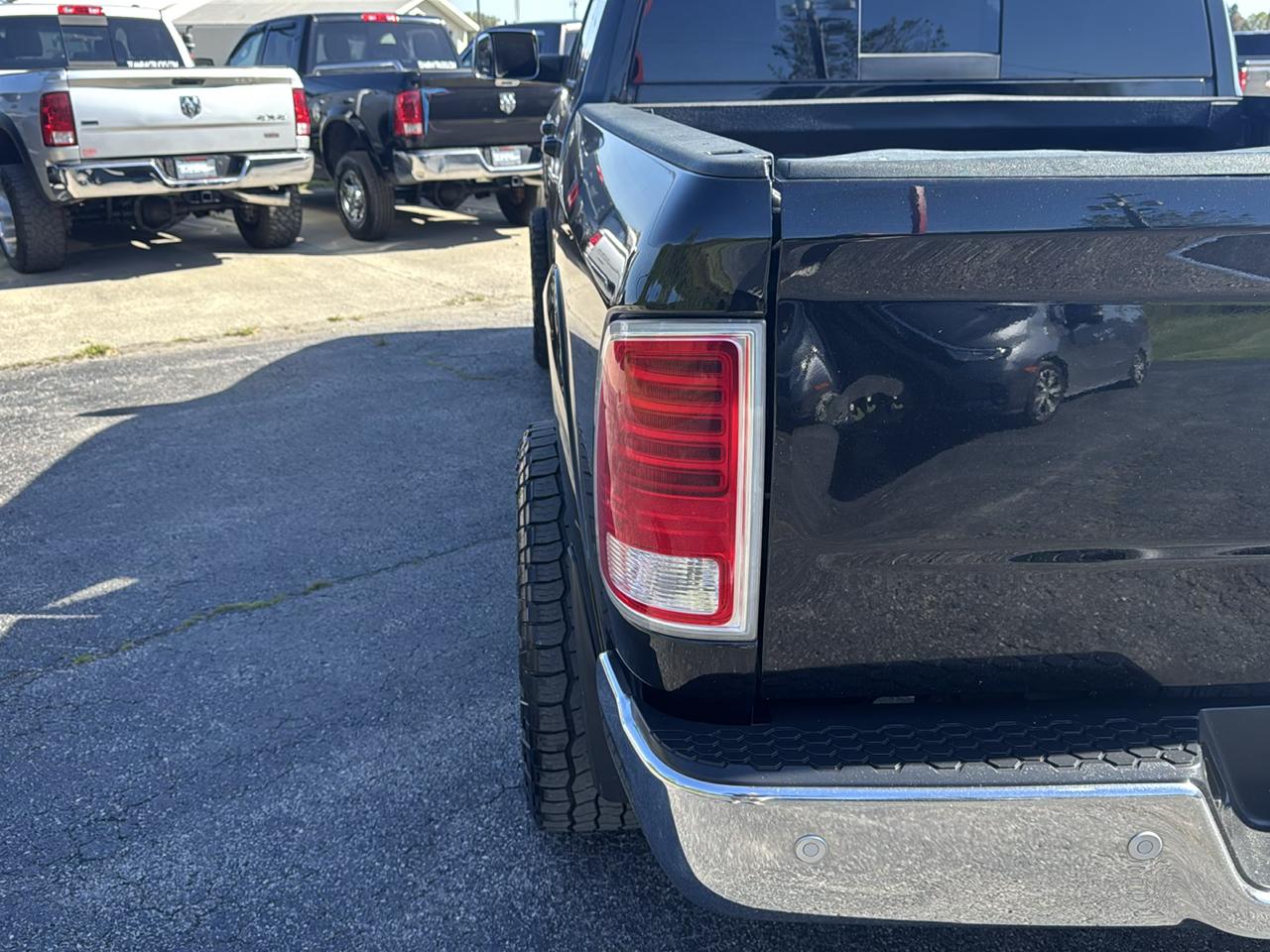 RAM 2500 Laramie 4x4 Mega Cab 6'4" Box 2017