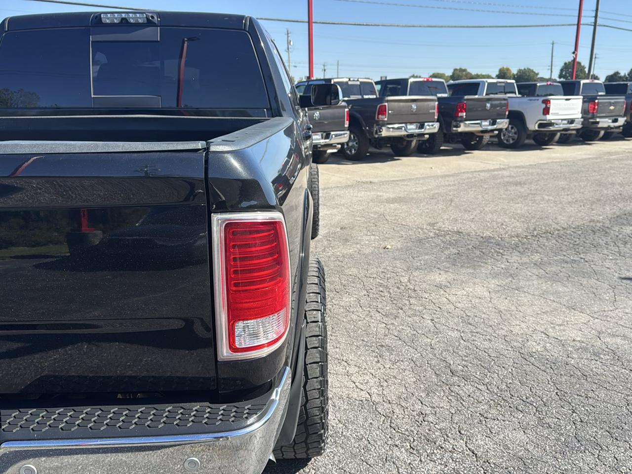 RAM 2500 Laramie 4x4 Mega Cab 6'4" Box 2017