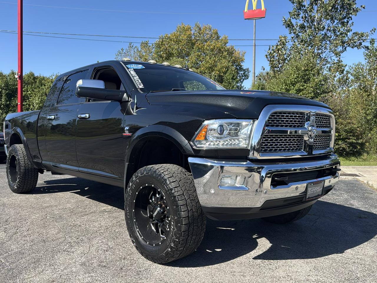 RAM 2500 Laramie 4x4 Mega Cab 6'4" Box 2017