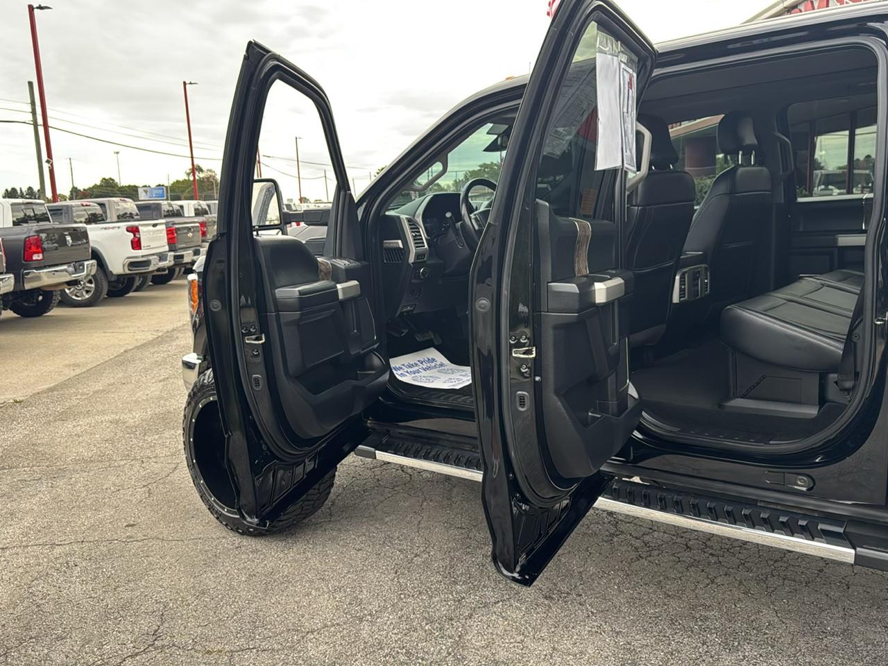 Ford Super Duty F-250 SRW Lariat 4WD Crew Cab 6.75' Box 2017