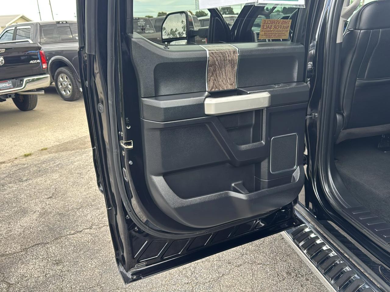 Ford Super Duty F-250 SRW Lariat 4WD Crew Cab 6.75' Box 2017