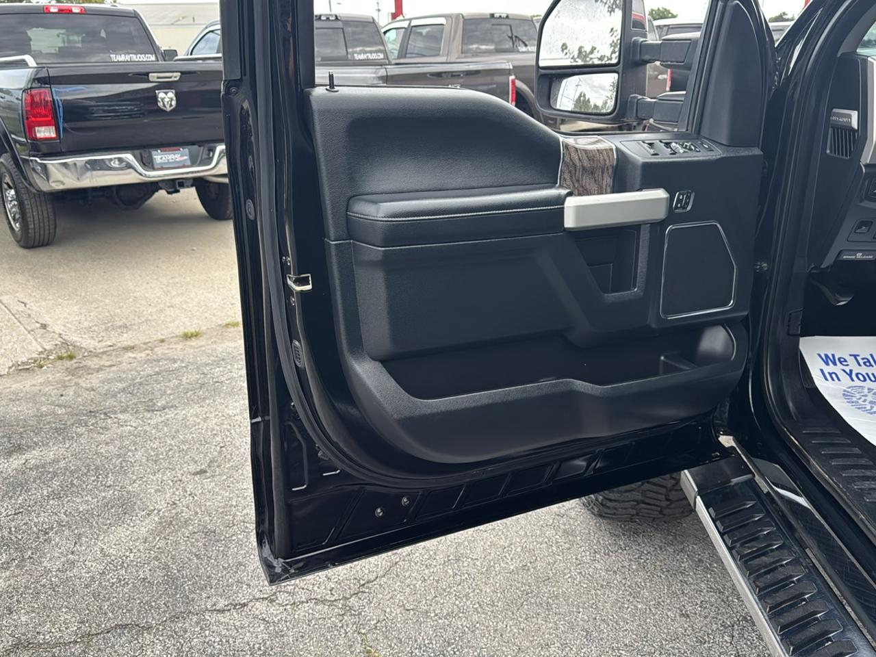 Ford Super Duty F-250 SRW Lariat 4WD Crew Cab 6.75' Box 2017