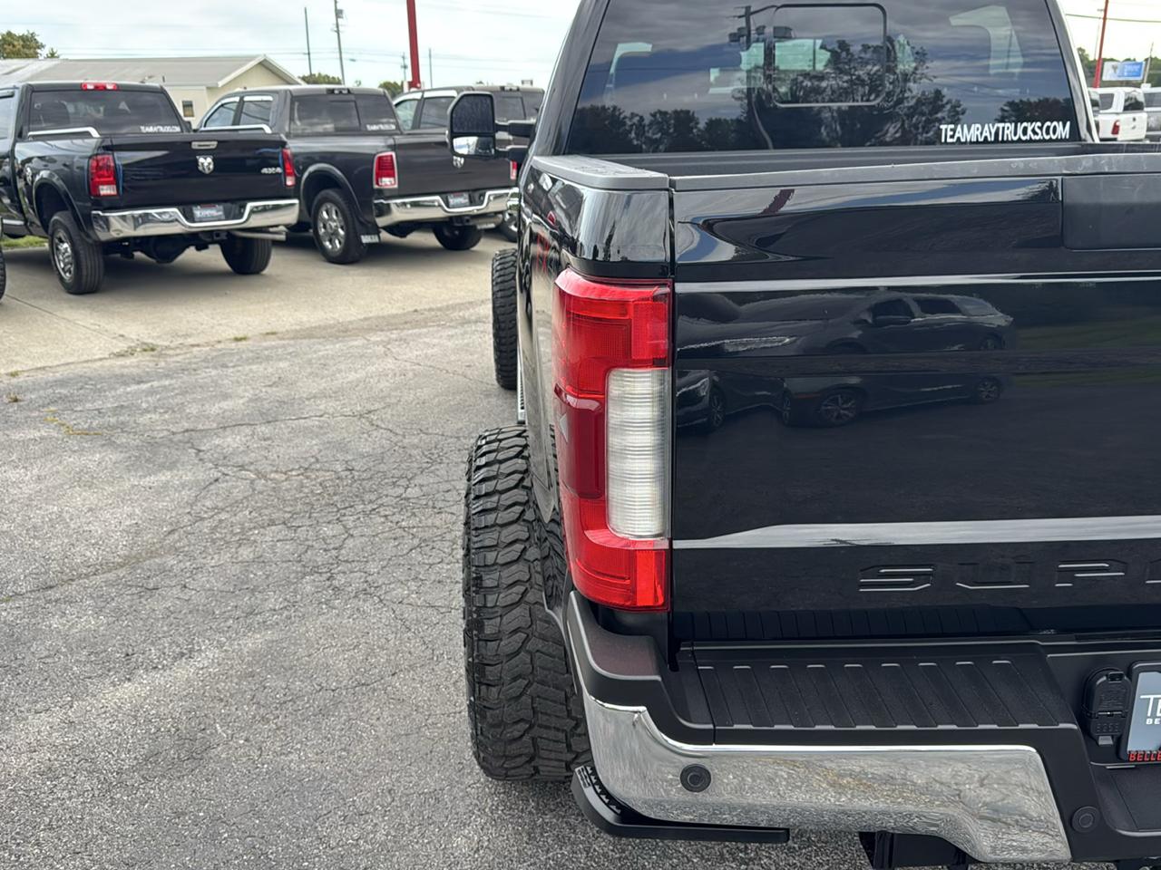 Ford Super Duty F-250 SRW Lariat 4WD Crew Cab 6.75' Box 2017