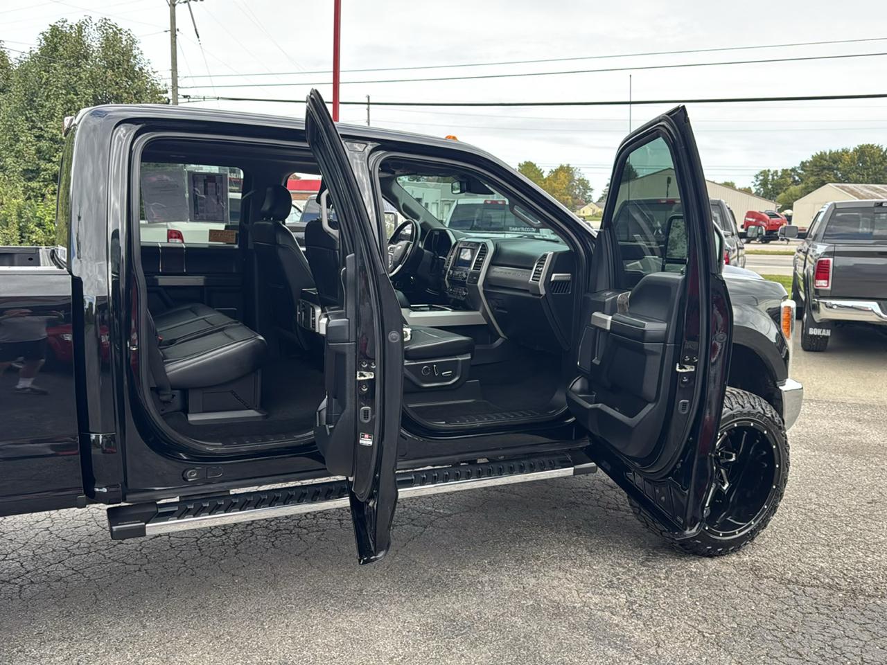Ford Super Duty F-250 SRW Lariat 4WD Crew Cab 6.75' Box 2017