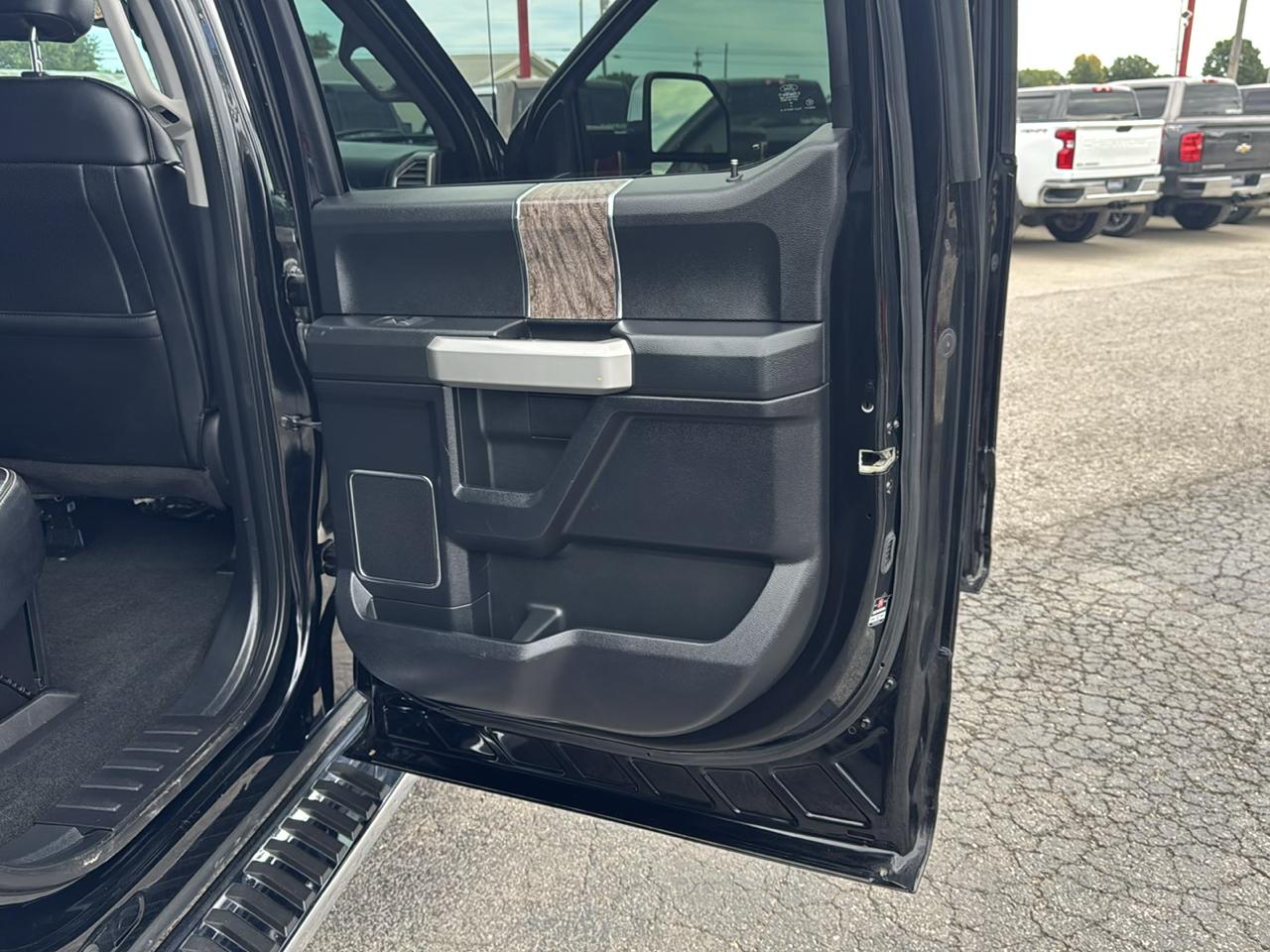 Ford Super Duty F-250 SRW Lariat 4WD Crew Cab 6.75' Box 2017