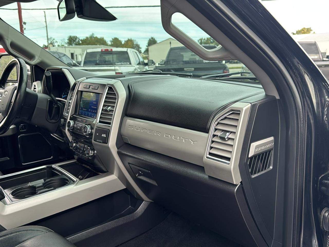 Ford Super Duty F-250 SRW Lariat 4WD Crew Cab 6.75' Box 2017