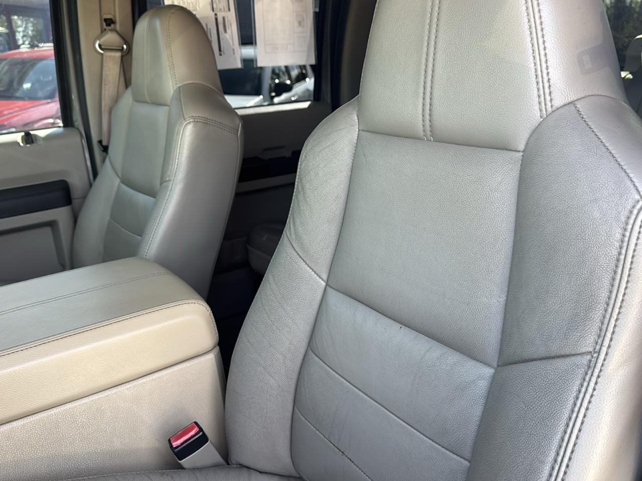Ford Super Duty F-250 SRW 4WD Crew Cab 156" Lariat 2010