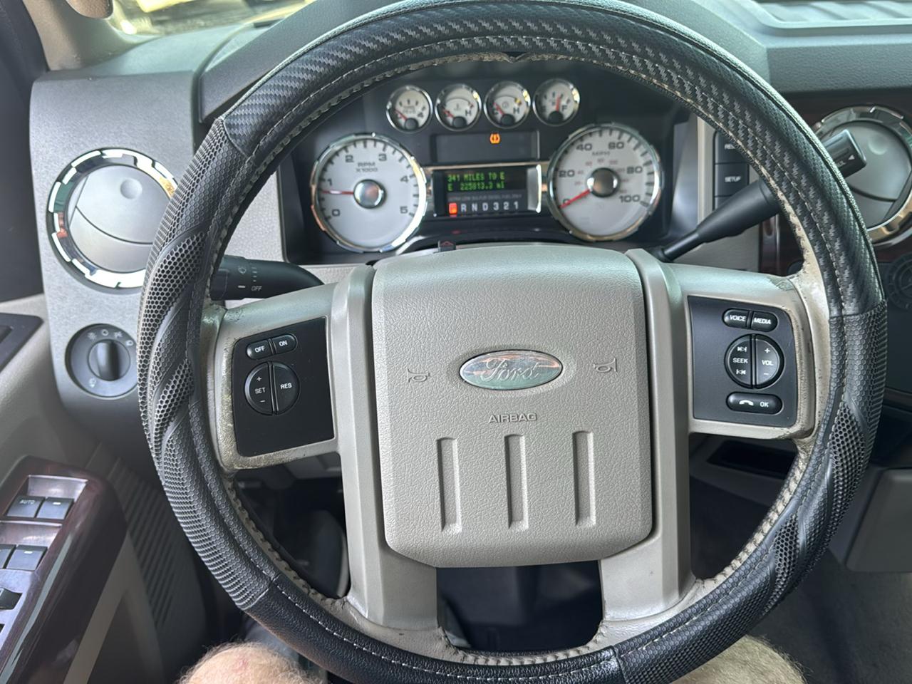 Ford Super Duty F-250 SRW 4WD Crew Cab 156" Lariat 2010