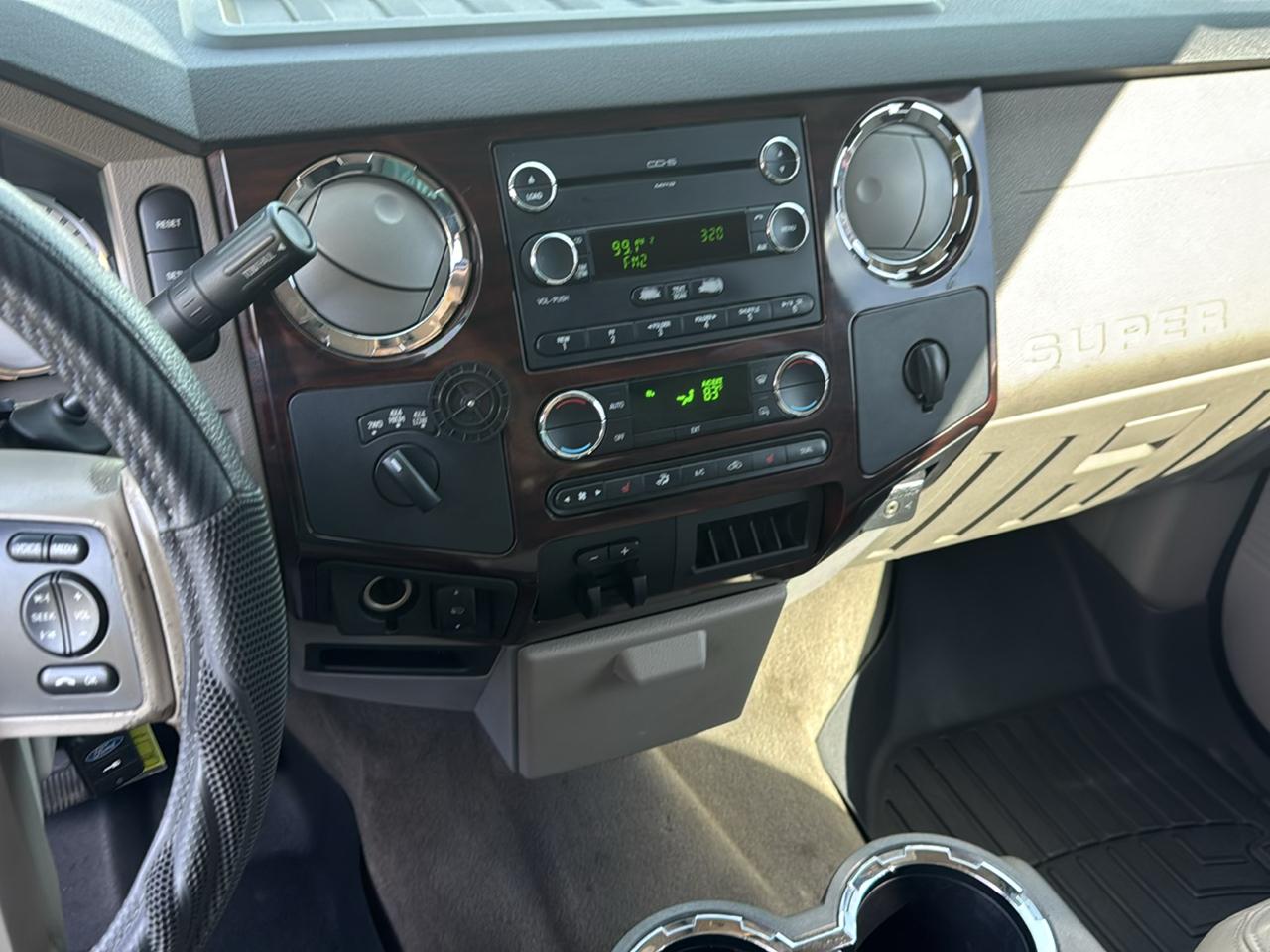 Ford Super Duty F-250 SRW 4WD Crew Cab 156" Lariat 2010