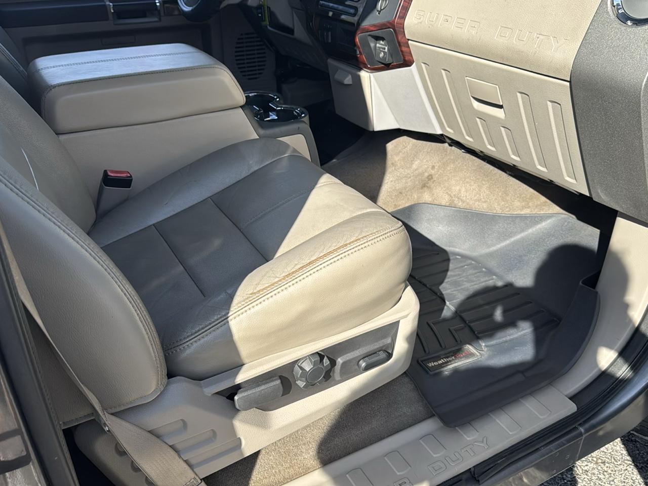 Ford Super Duty F-250 SRW 4WD Crew Cab 156" Lariat 2010