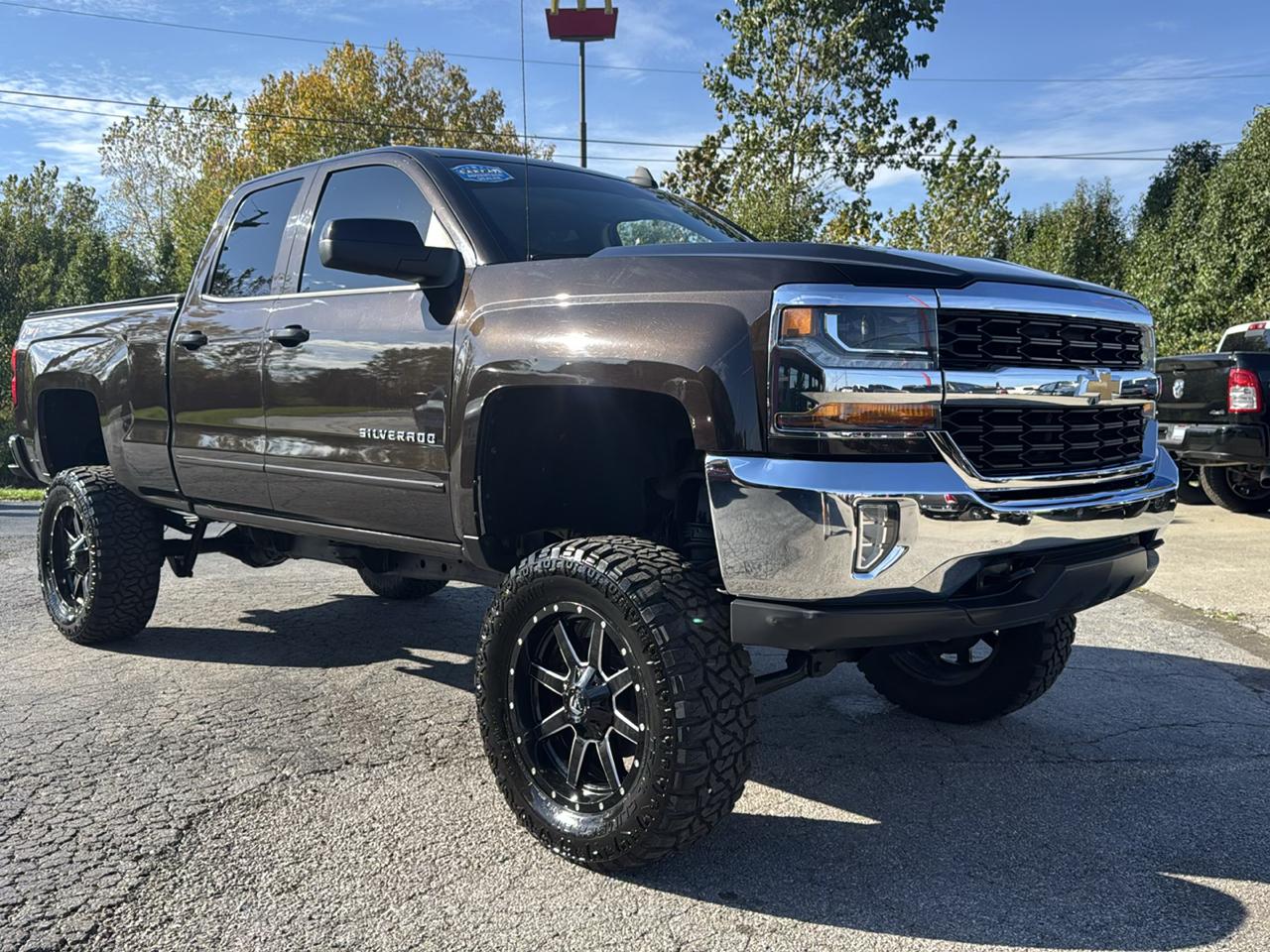 Chevrolet Silverado 1500 4WD Double Cab 143.5" LT w/1LT 2018
