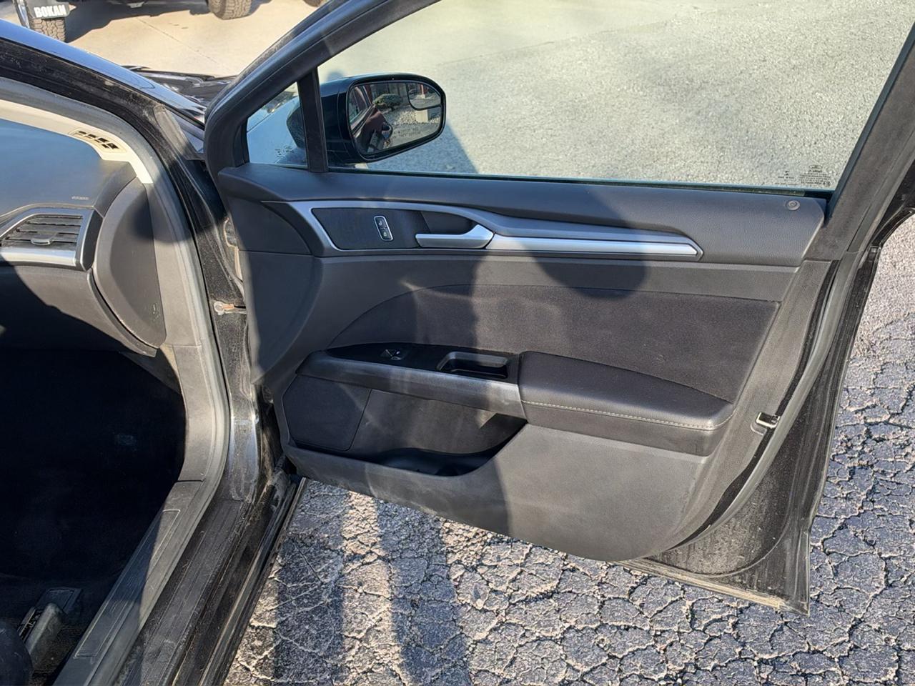 Ford Fusion 4dr Sdn SE FWD 2015
