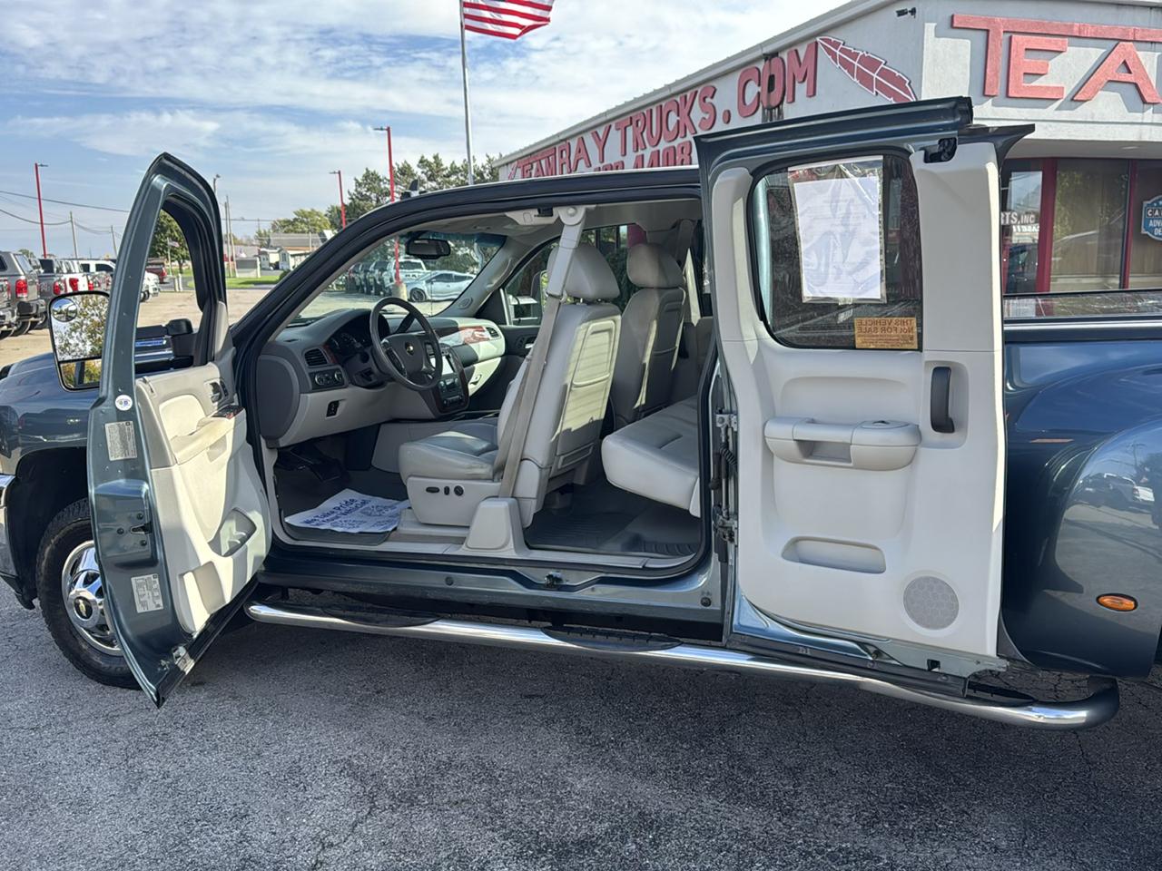 Chevrolet Silverado 3500HD 4WD Ext Cab 158.2" LTZ 2012
