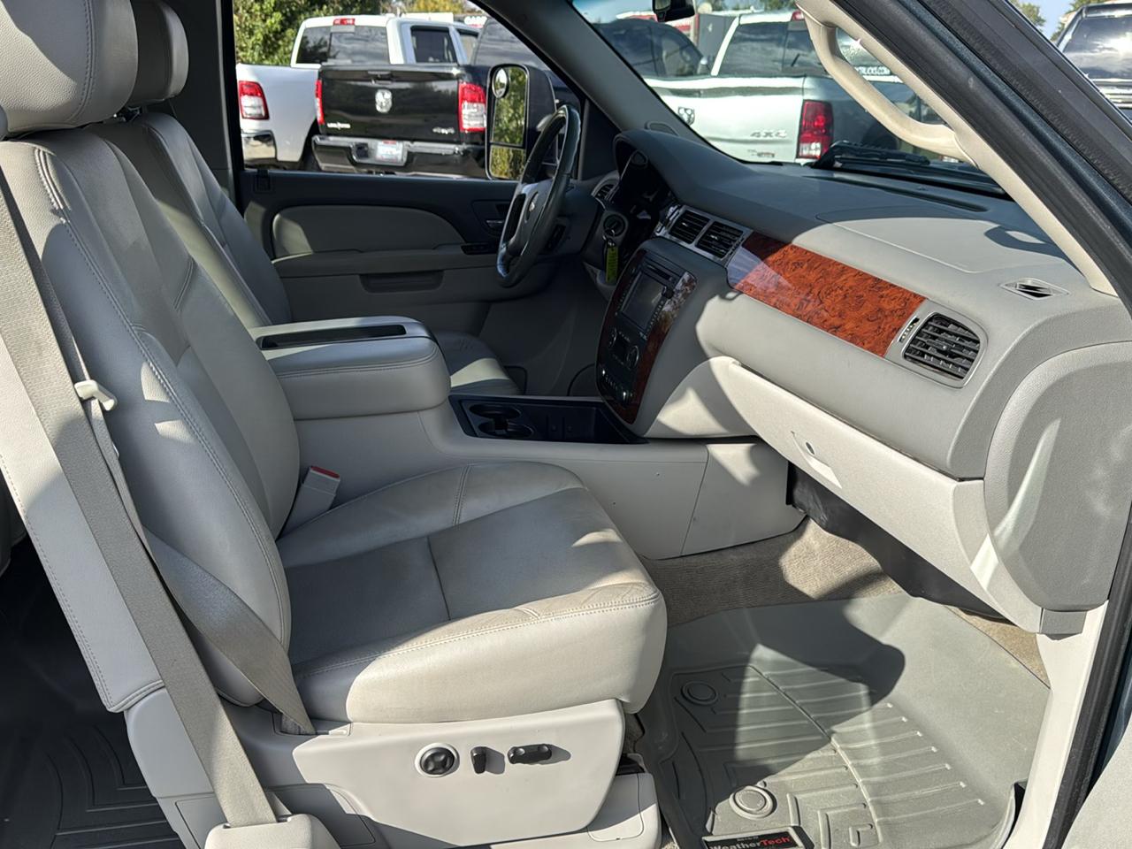 Chevrolet Silverado 3500HD 4WD Ext Cab 158.2" LTZ 2012