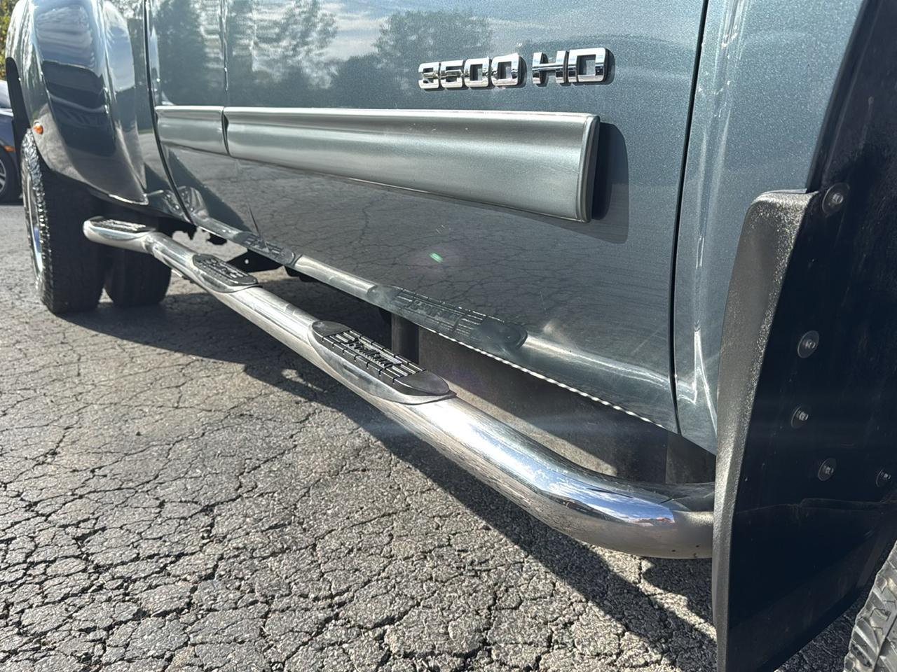 Chevrolet Silverado 3500HD 4WD Ext Cab 158.2" LTZ 2012