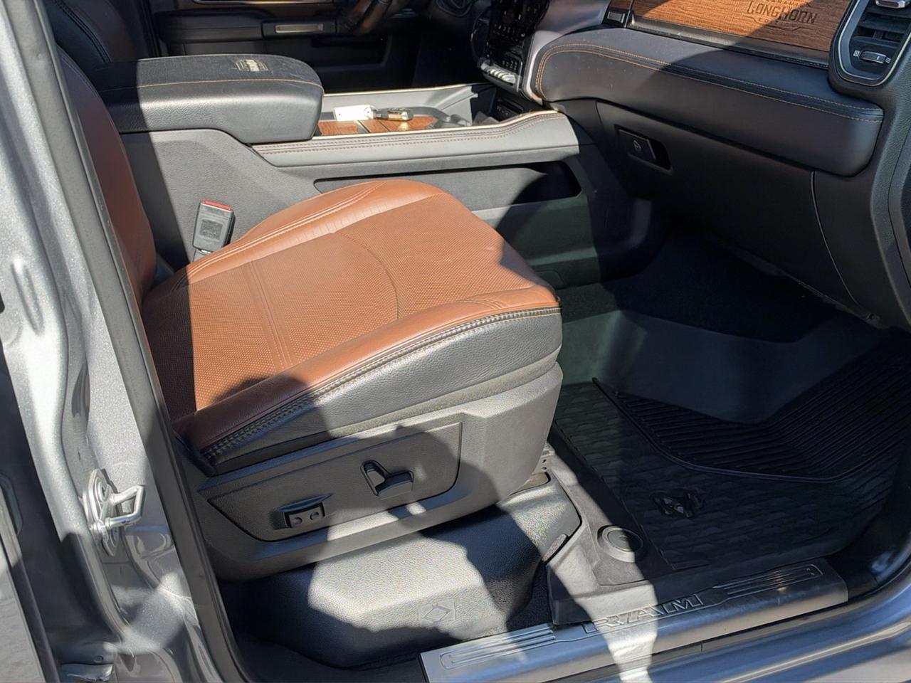 RAM 2500 Longhorn 4x4 Crew Cab 6'4" Box 2019