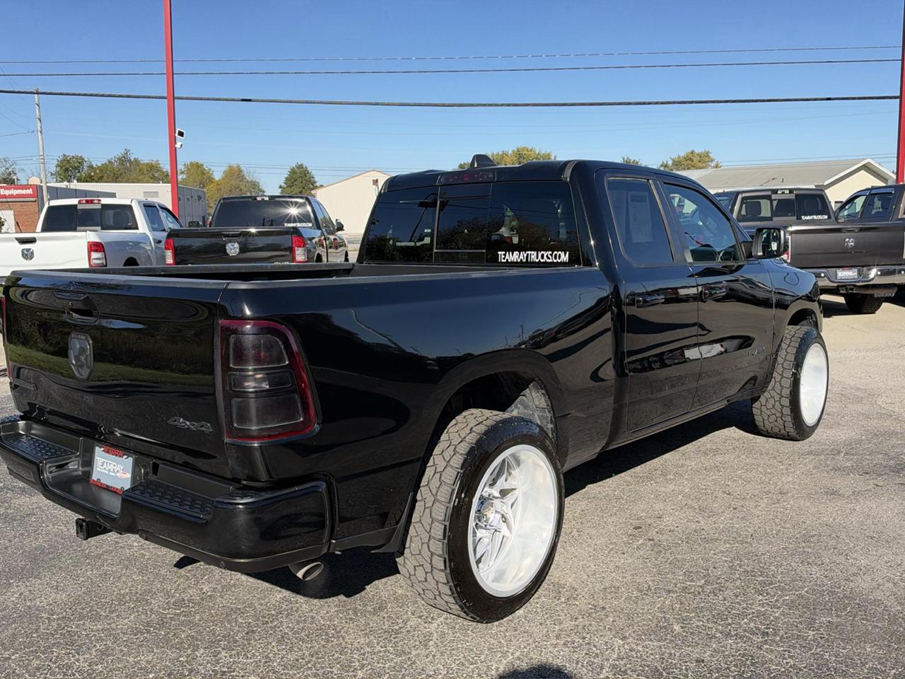 RAM 1500 Big Horn 4x4 Quad Cab 6'4" Box 2021